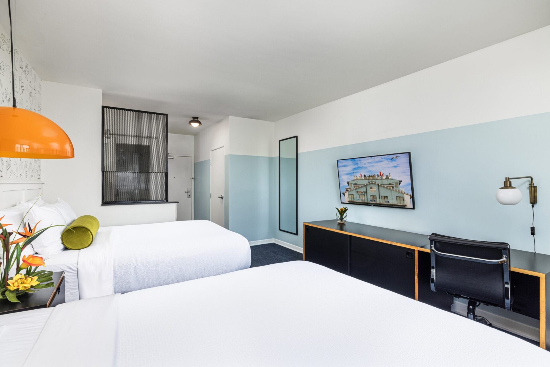 Accessible Queen Queen Room | Hotel Erwin Venice Beach